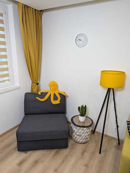 Cool Apartment Зноймо Екстериор снимка